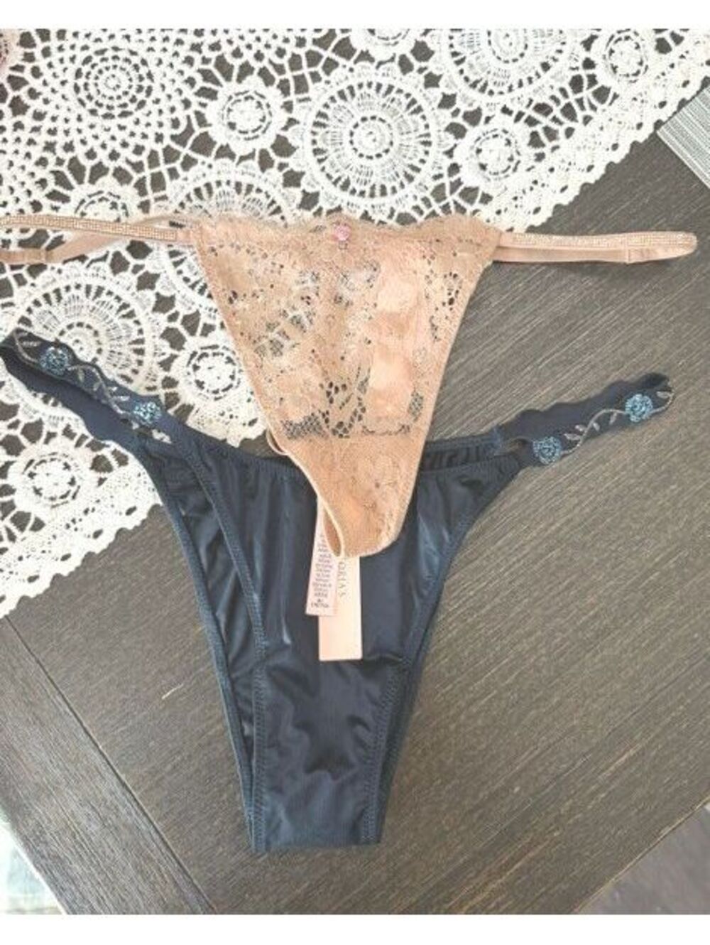NWT Victoria's Secret sexy lacy satin embelished panties V back/G String Medium